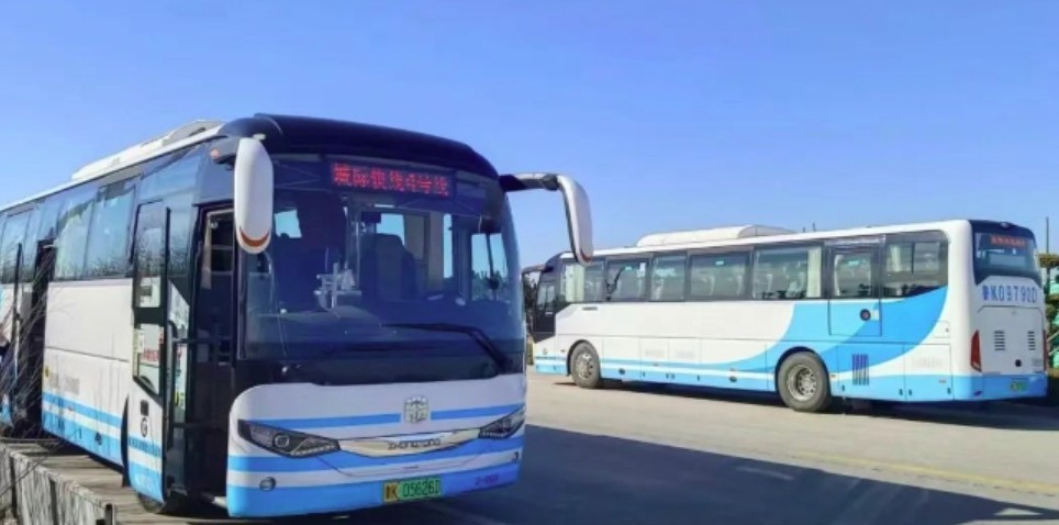 乘坐城際4號(hào)線，打卡布魯維斯、那香海、海草部落，連線貓頭山、火炬八街。